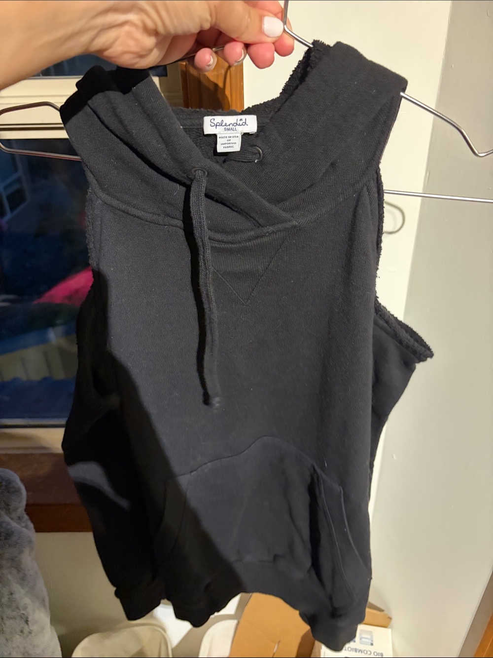 Splendid Black Sleeveless Hoodie One-Piece with Kangaroo Pocket
